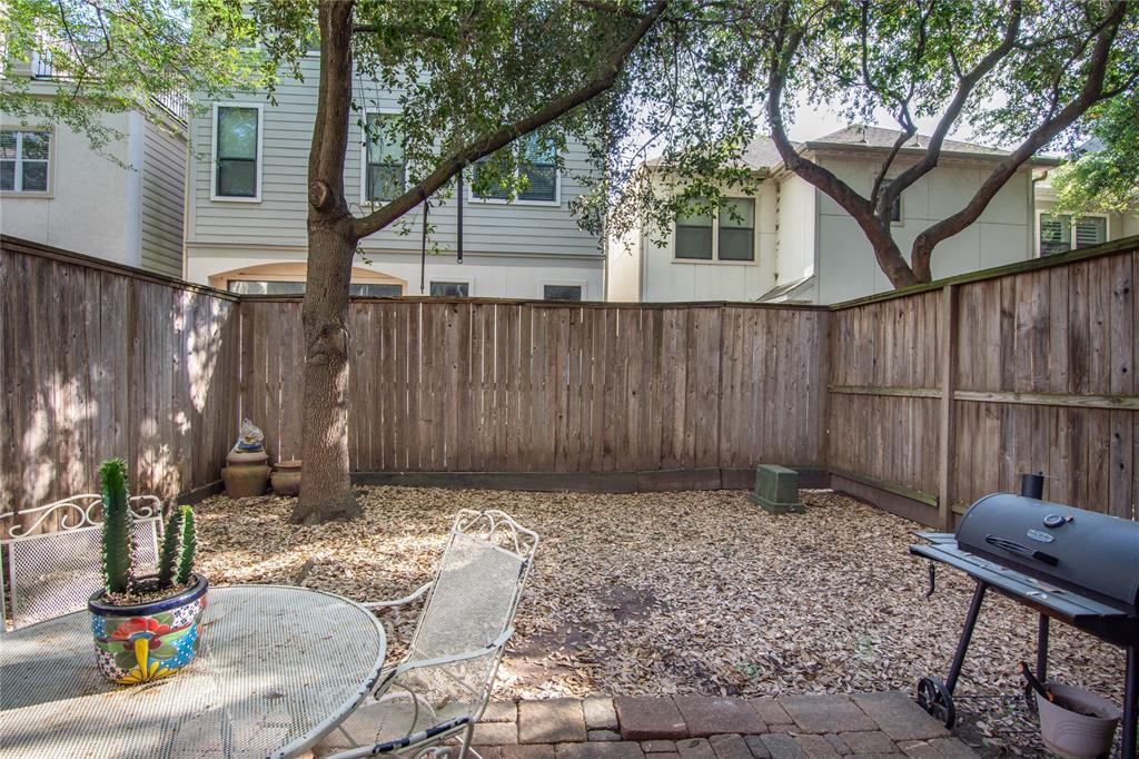 8817 Lakeshore Bend Drive, Houston, Texas image 32