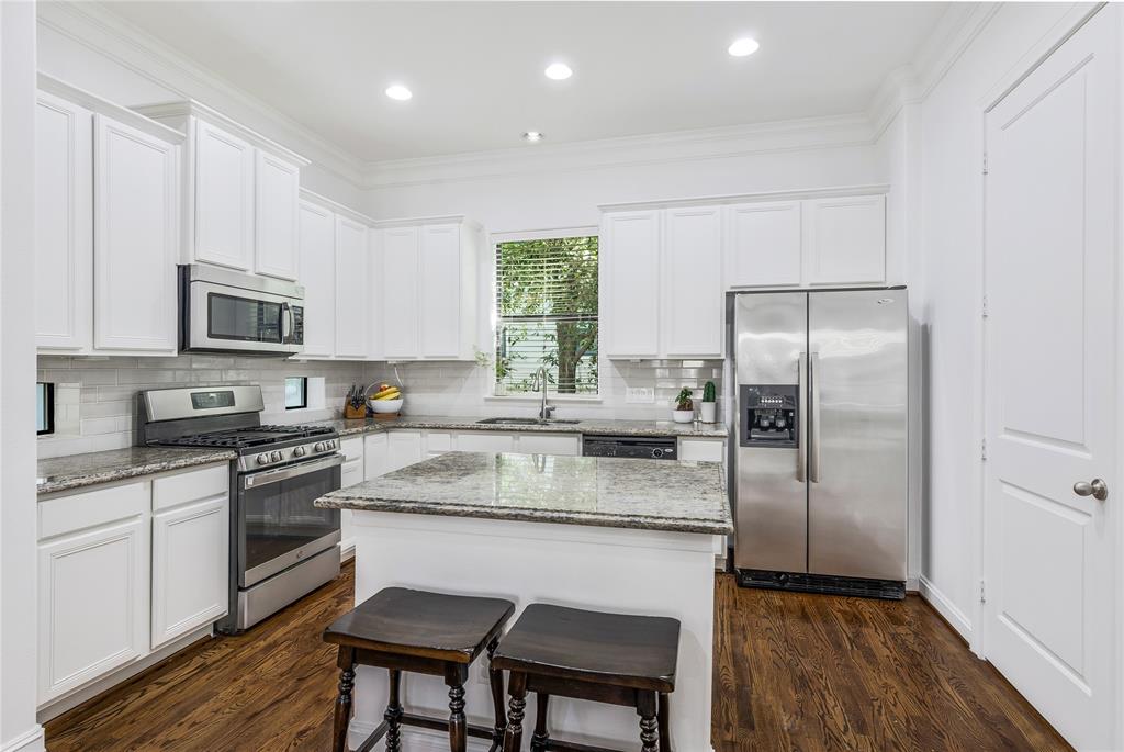8817 Lakeshore Bend Drive, Houston, Texas image 10