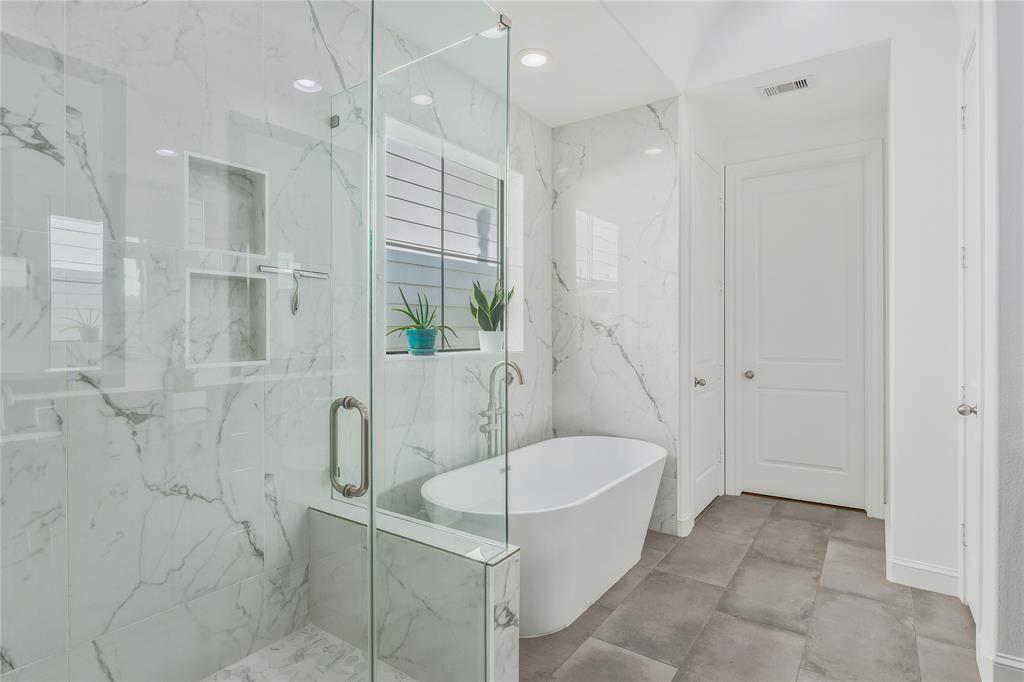 8817 Lakeshore Bend Drive, Houston, Texas image 25