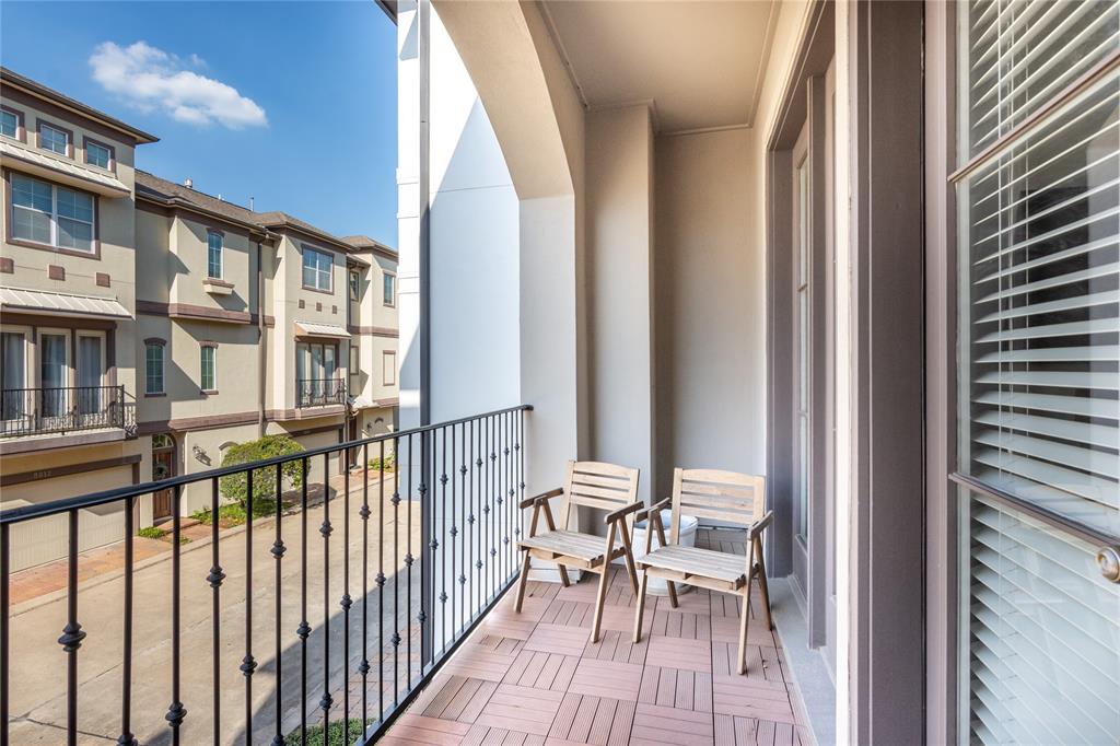 8817 Lakeshore Bend Drive, Houston, Texas image 30