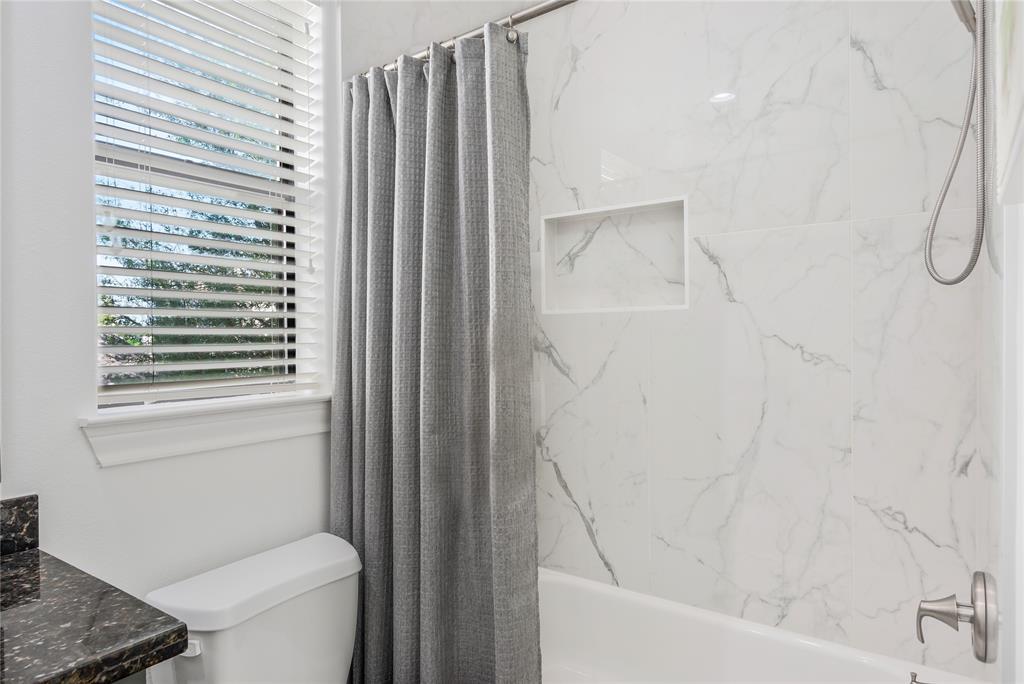 8817 Lakeshore Bend Drive, Houston, Texas image 29