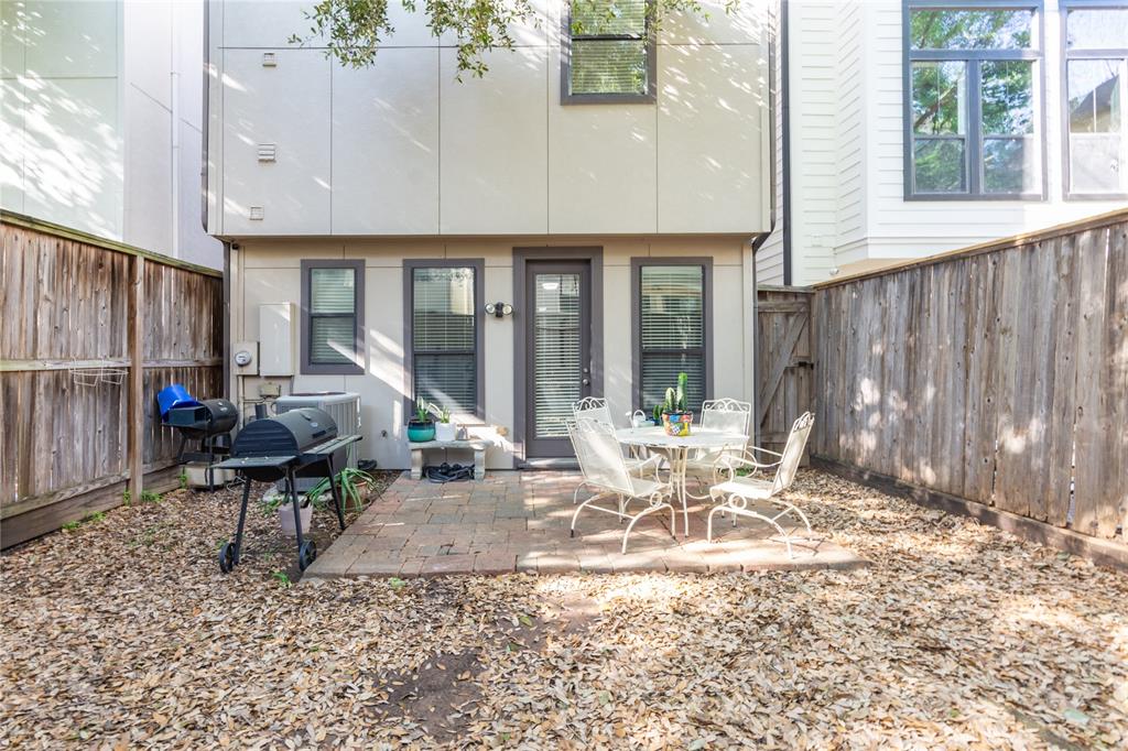 8817 Lakeshore Bend Drive, Houston, Texas image 33