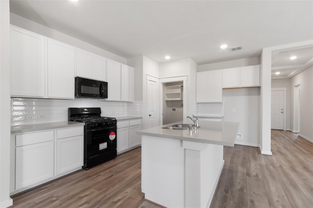 11729 Airspeed Drive, Conroe, Texas image 19