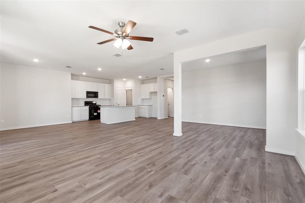 11729 Airspeed Drive, Conroe, Texas image 17