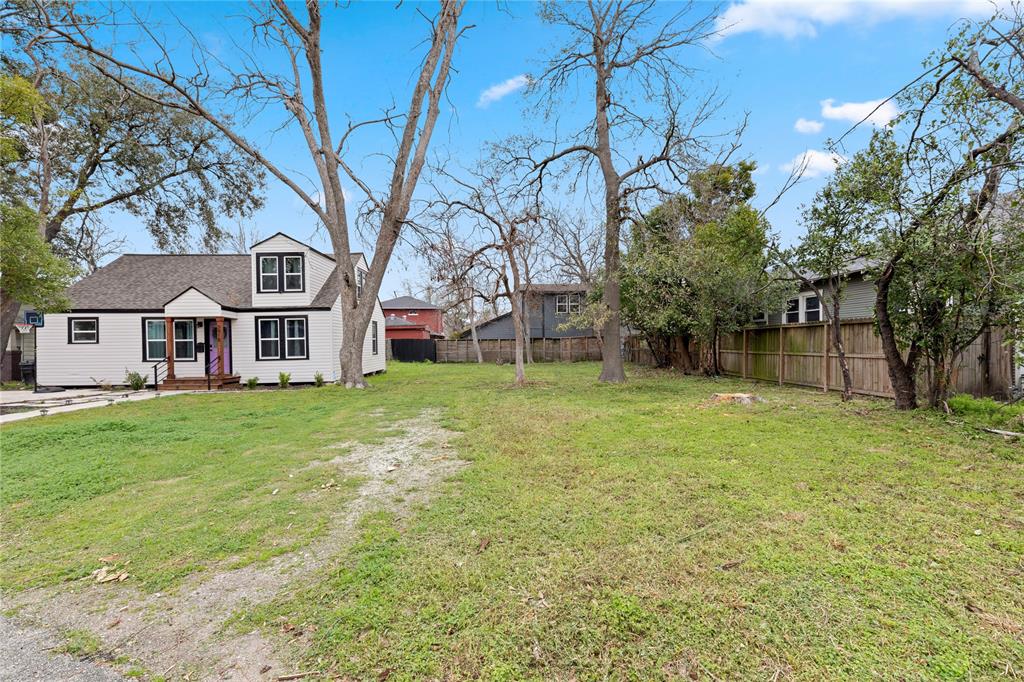 Kennon Street, Houston, Texas image 3
