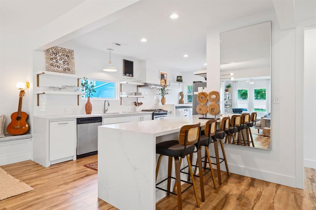 717 E 23rd Street, Houston, Texas image 2