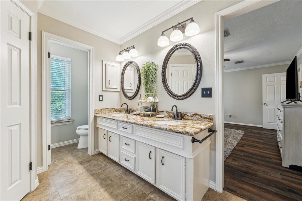 1104 Middlecreek Street, Friendswood, Texas image 20