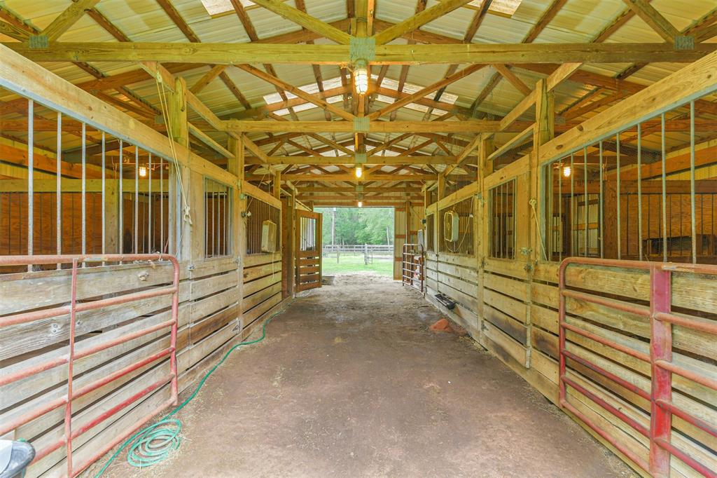 275 County Road 3015, Dayton, Texas image 29