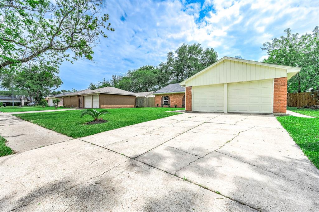 519 Fawnwood Drive Drive, Missouri City, Texas image 2