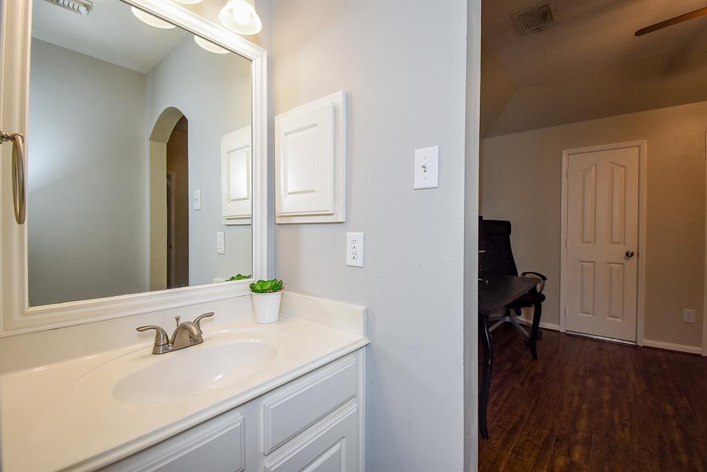 1638 Brookstone Lane, Sugar Land, Texas image 38