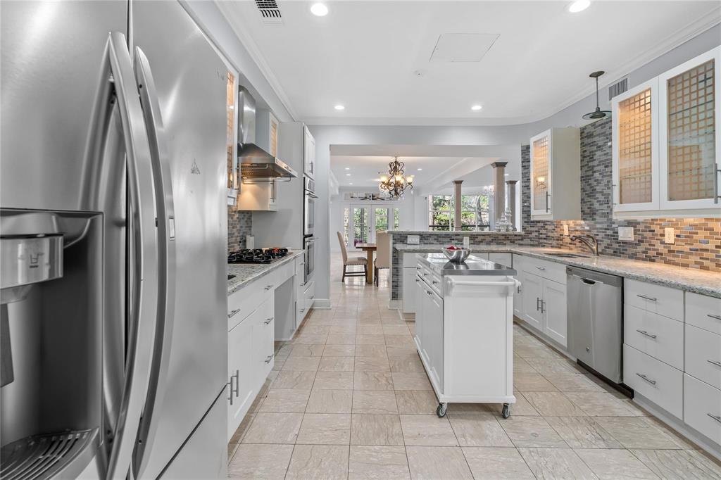 9376 Briar Forest Drive, Houston, Texas image 16