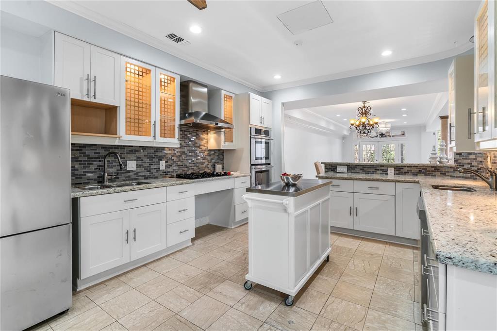 9376 Briar Forest Drive, Houston, Texas image 17