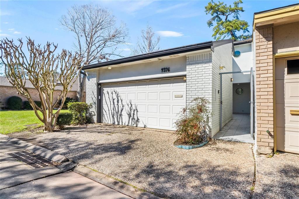 9376 Briar Forest Drive, Houston, Texas image 32