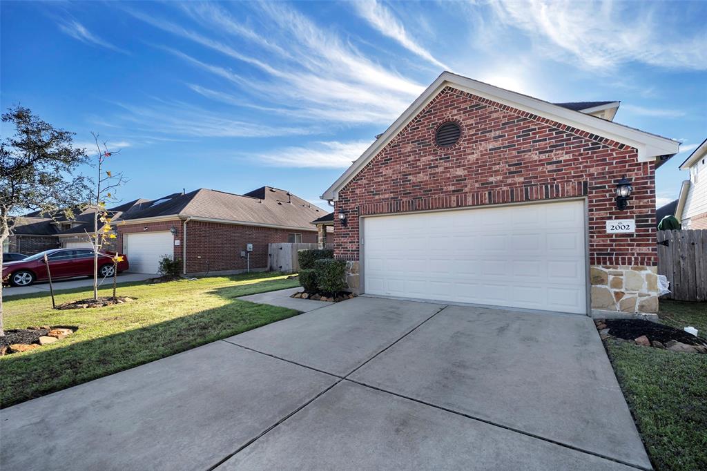 2002 Argos Drive, Missouri City, Texas image 2