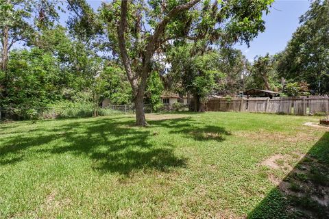 A home in Angleton