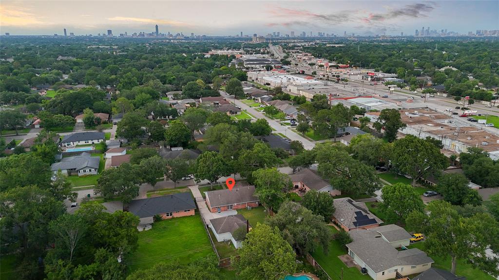 5007 Redstart Street, Houston, Texas image 5