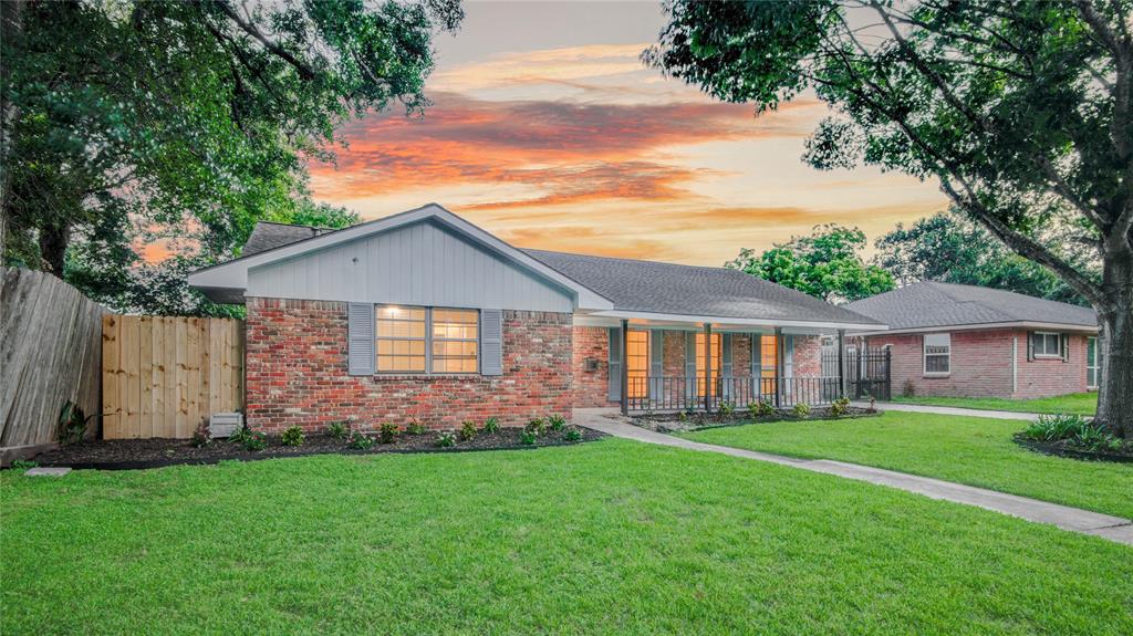 5007 Redstart Street, Houston, Texas image 1