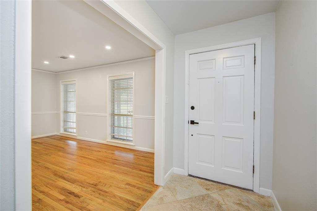 5007 Redstart Street, Houston, Texas image 9