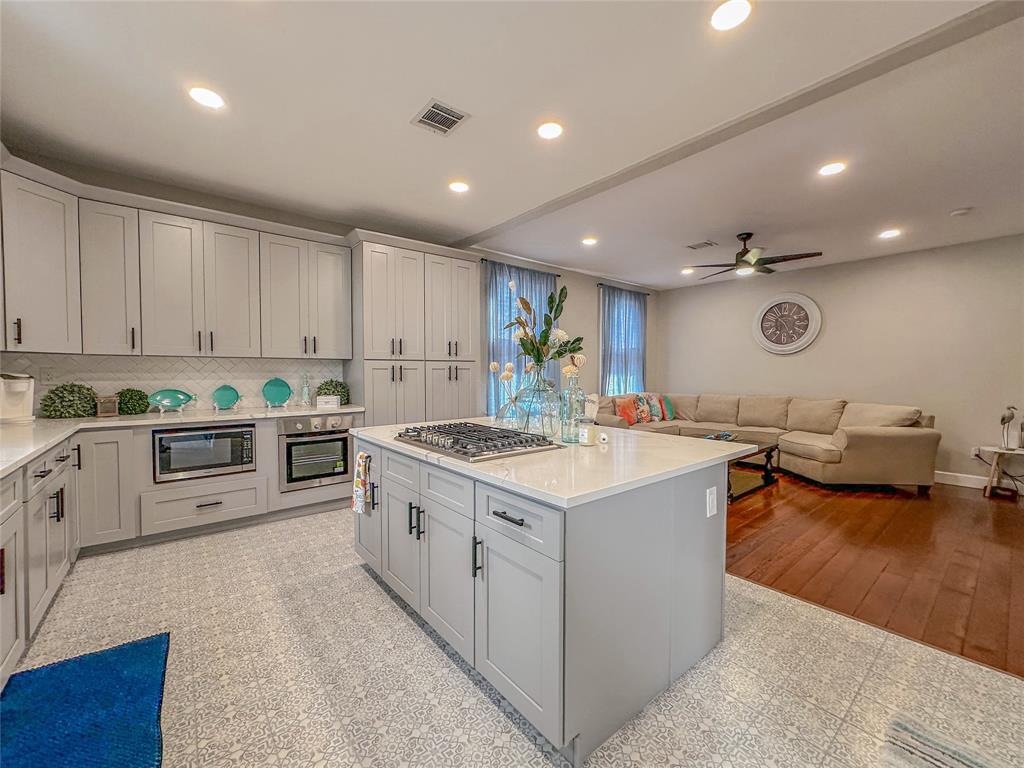 3128 Avenue N, Galveston, Texas image 16
