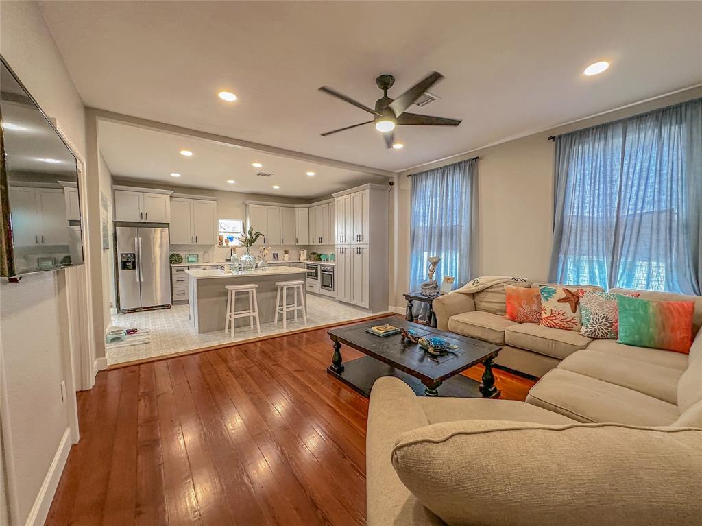 3128 Avenue N, Galveston, Texas image 17