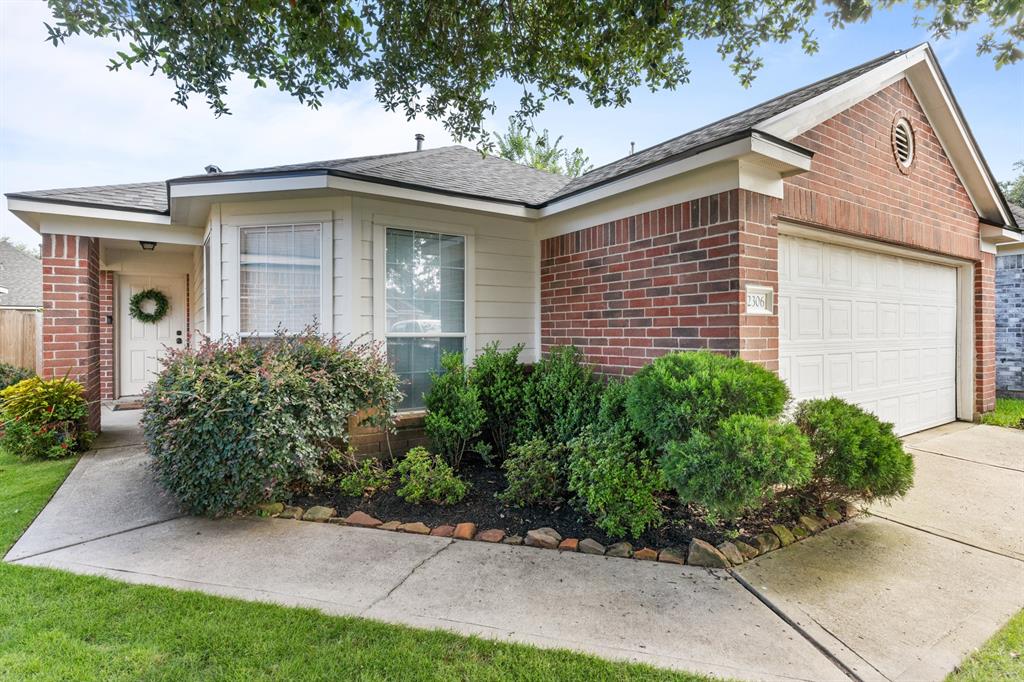 2306 Urban Forest Court, Spring, Texas image 3