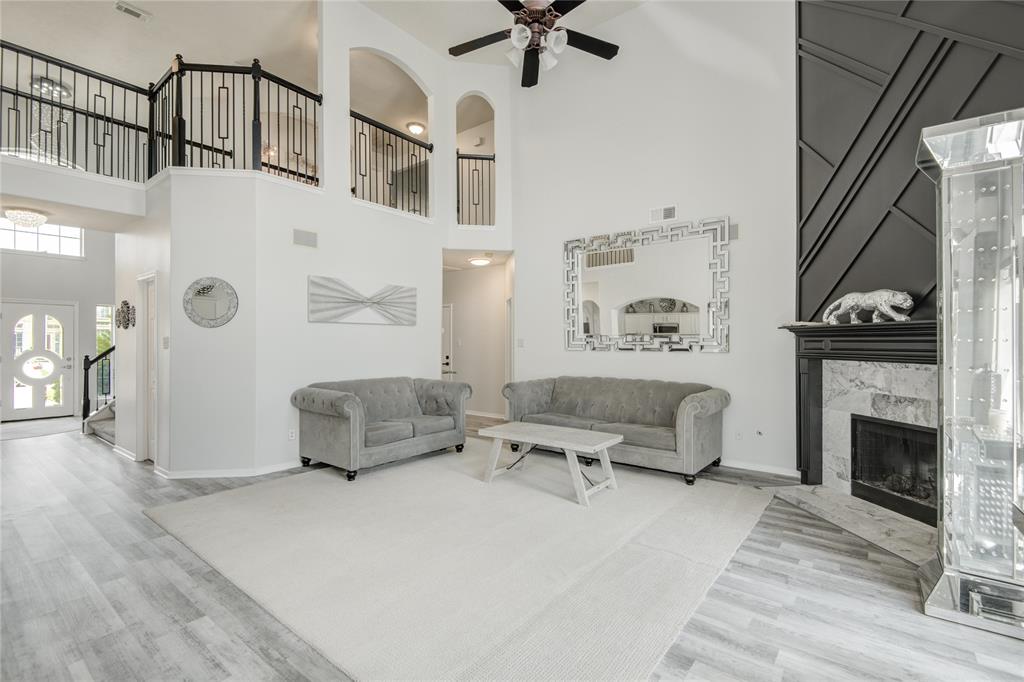 2916 Eagle Lake Drive, Pearland, Texas image 10