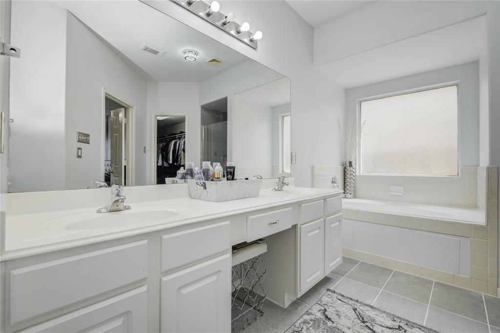 2916 Eagle Lake Drive, Pearland, Texas image 22