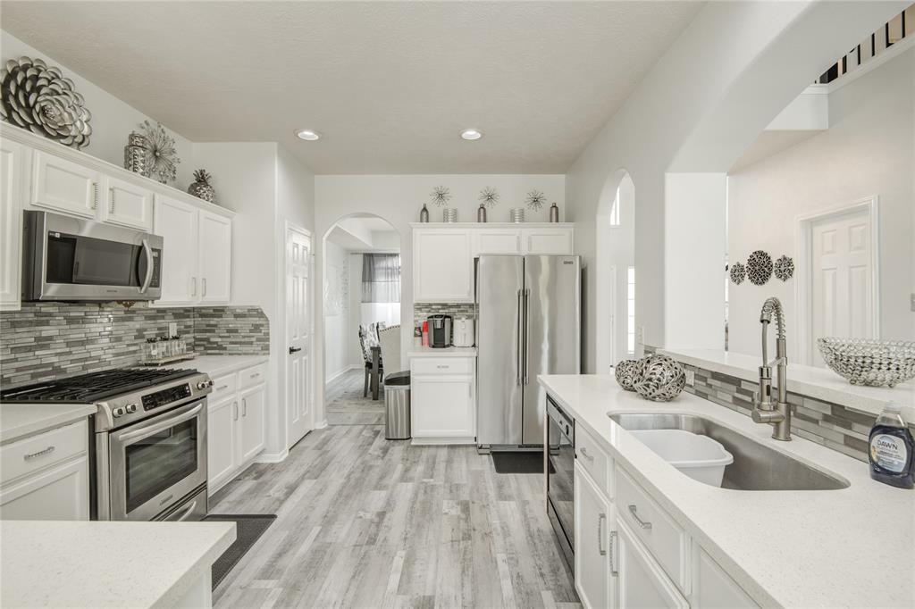 2916 Eagle Lake Drive, Pearland, Texas image 15