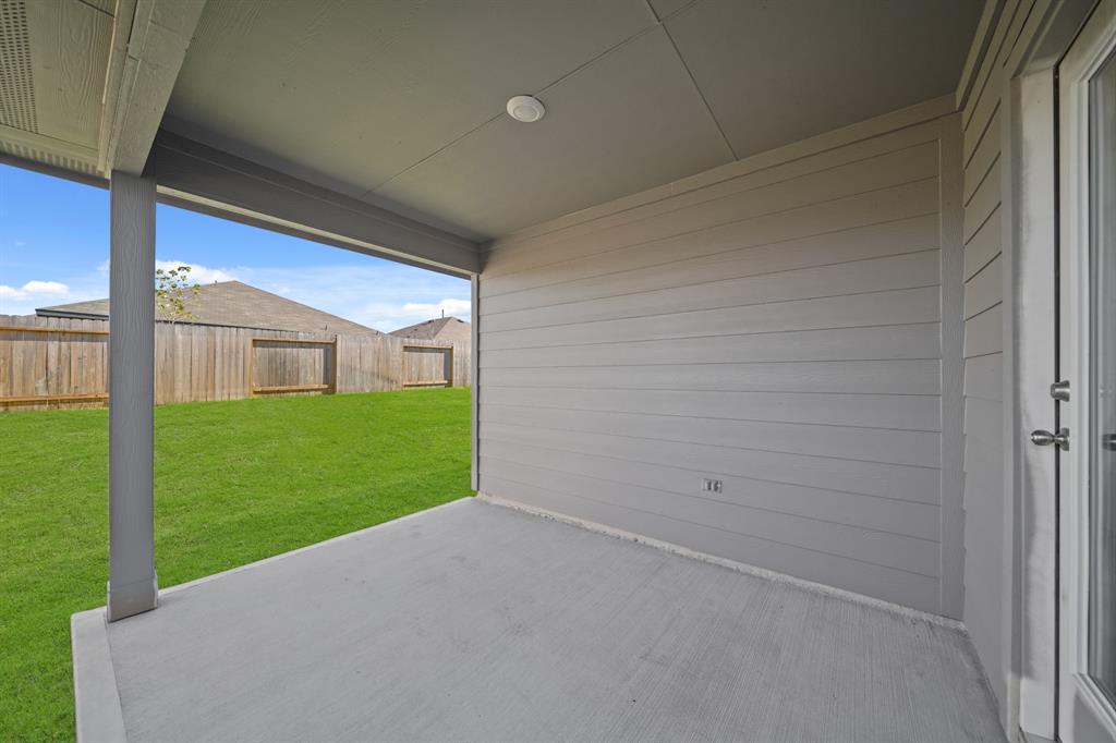 40750 Rosemary Rain Lane, Magnolia, Texas image 3