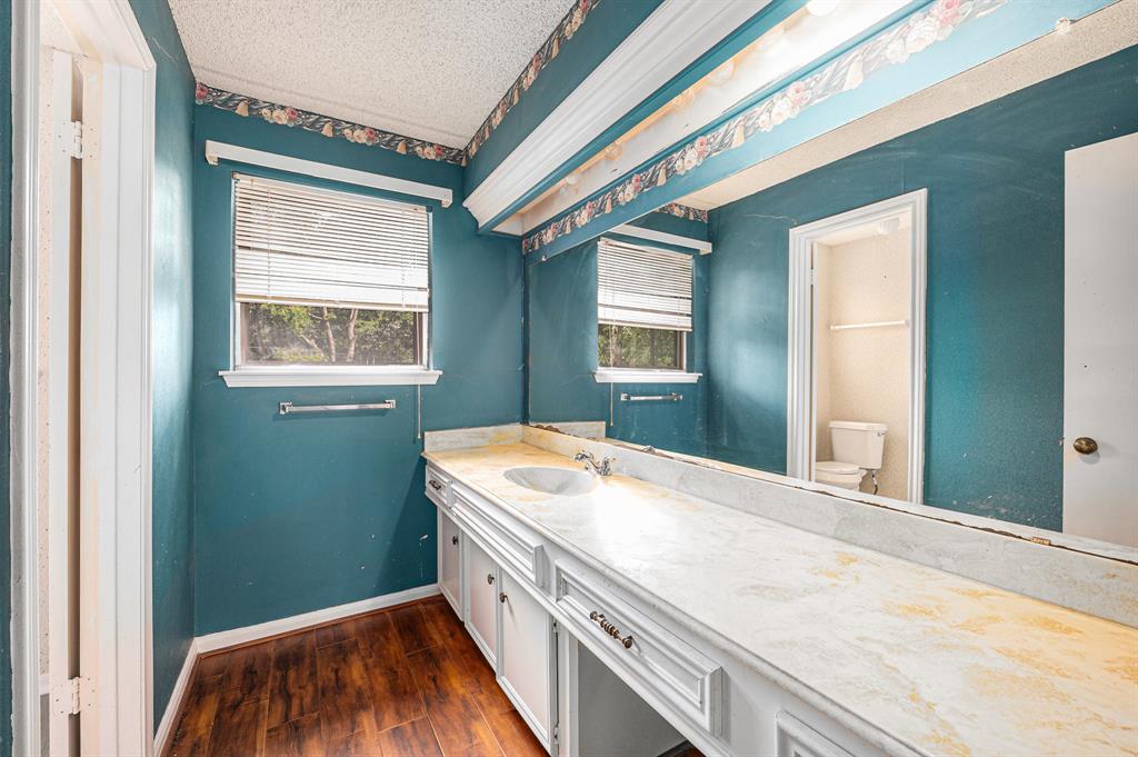 3823 Fernglade Drive, Houston, Texas image 18