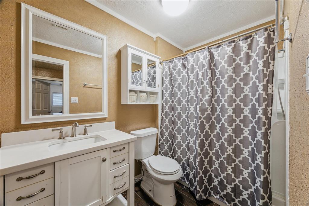 2506 Forge Stone Drive, Friendswood, Texas image 16