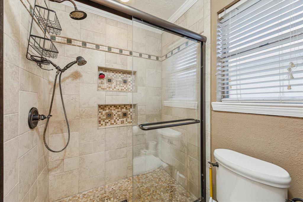 2506 Forge Stone Drive, Friendswood, Texas image 13