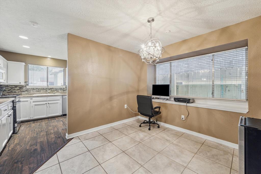 2506 Forge Stone Drive, Friendswood, Texas image 6