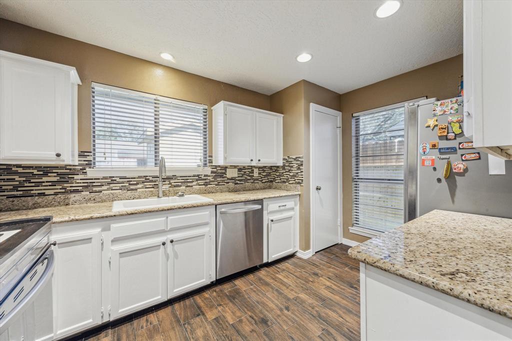 2506 Forge Stone Drive, Friendswood, Texas image 8