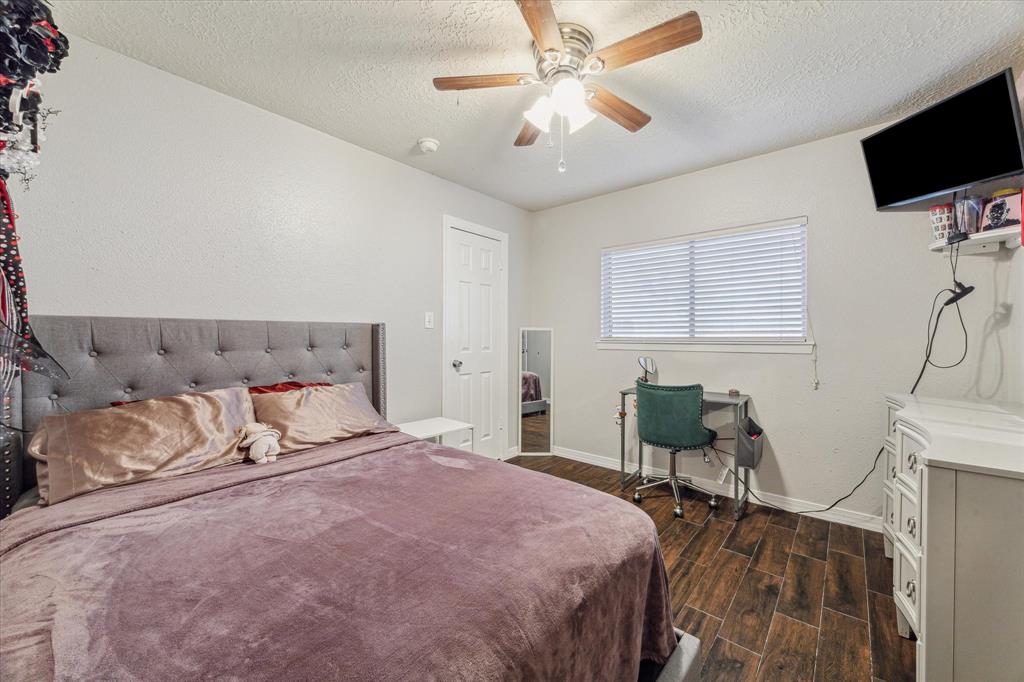 2506 Forge Stone Drive, Friendswood, Texas image 15