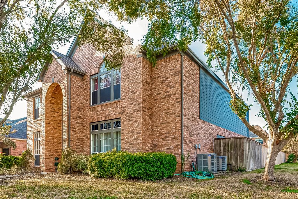 8723 Westbrook Forest Drive, Sugar Land, Texas image 3