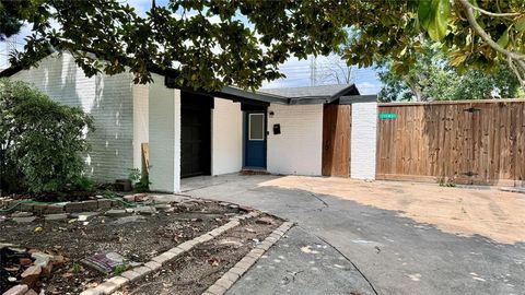 Photo of 11103 Greenwillow Street, Houston, TX 77035 (MLS # 93266412)