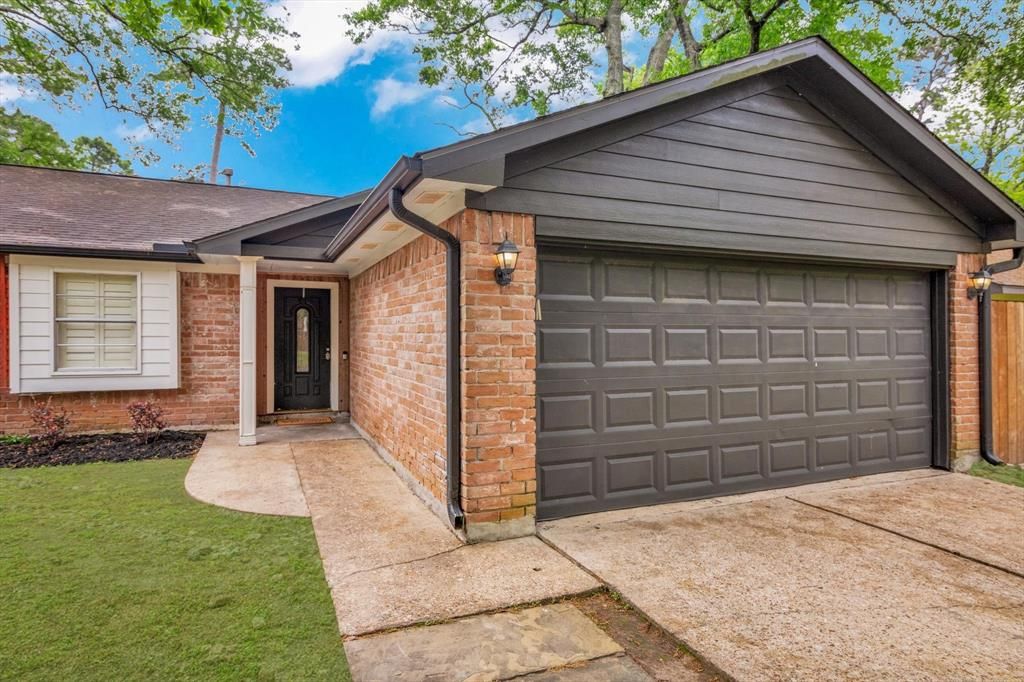 Photo of 3306 Brookdale Drive, Houston, TX 77339 (MLS # 48001725)