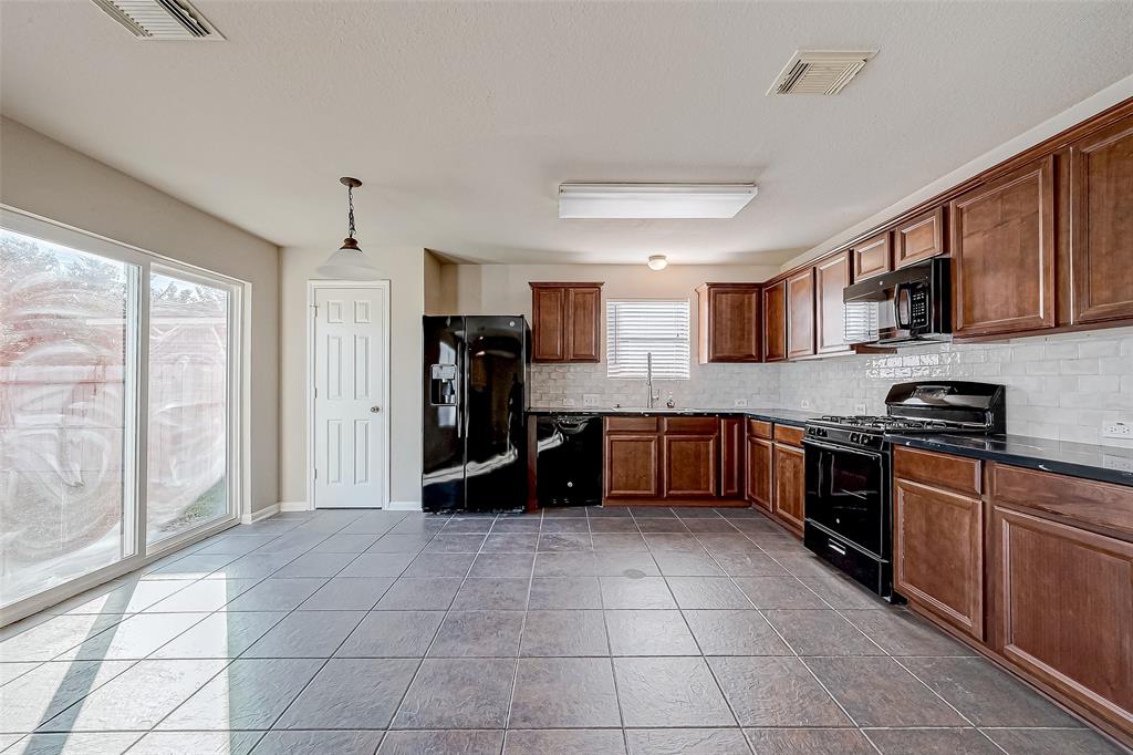 11408 Morning Brook Drive, Pearland, Texas image 20