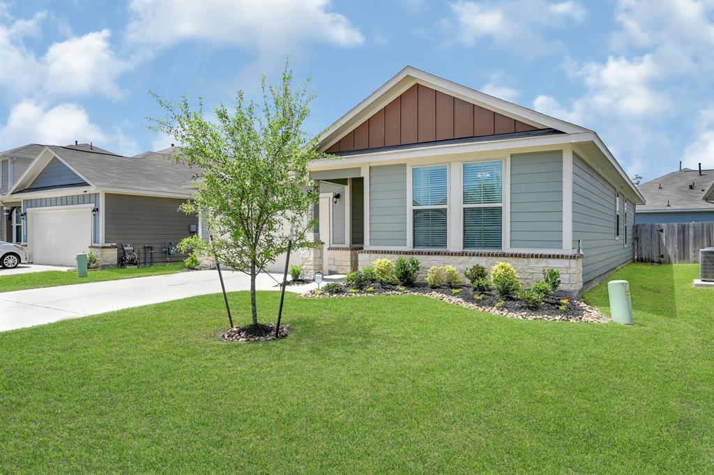 25624 Northpark Spruce Drive, Porter, Texas image 2