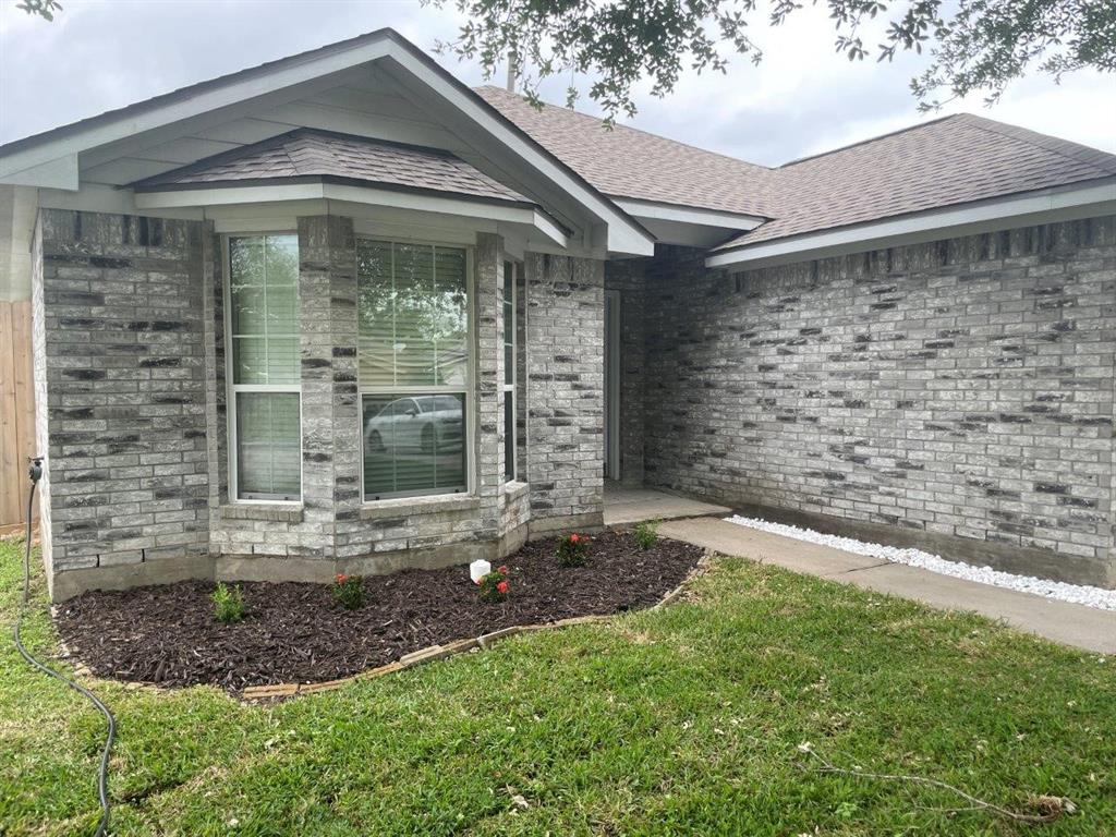23 N Golden Oak Drive, Texas City, Texas image 2