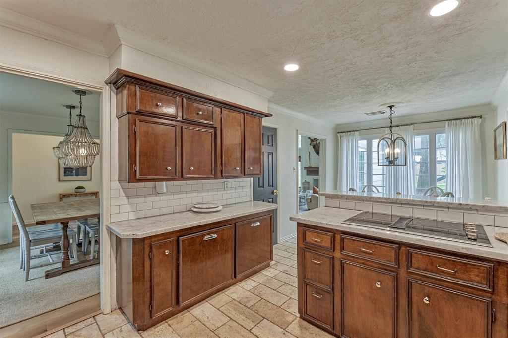 6215 Glenhill Drive, Spring, Texas image 7