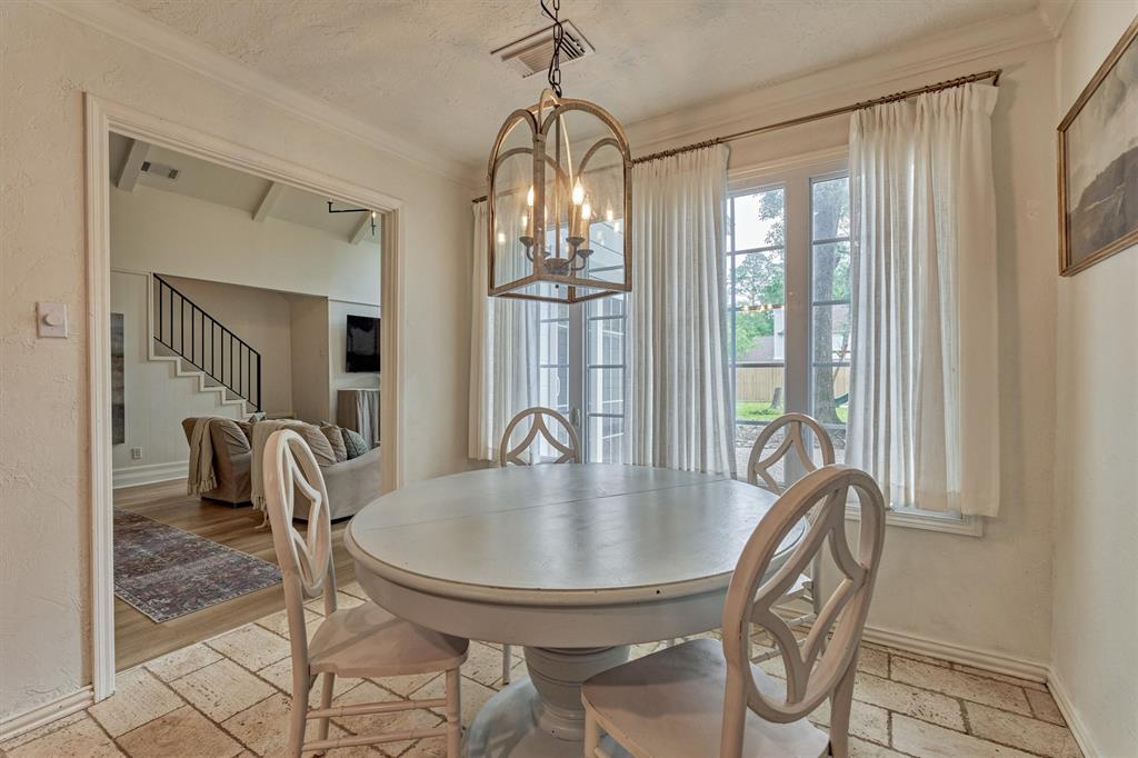 6215 Glenhill Drive, Spring, Texas image 11