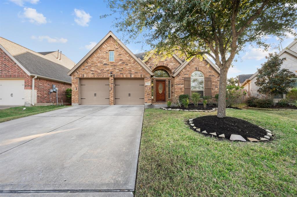 13812 Crystal Harbor Lane, Pearland, Texas image 2