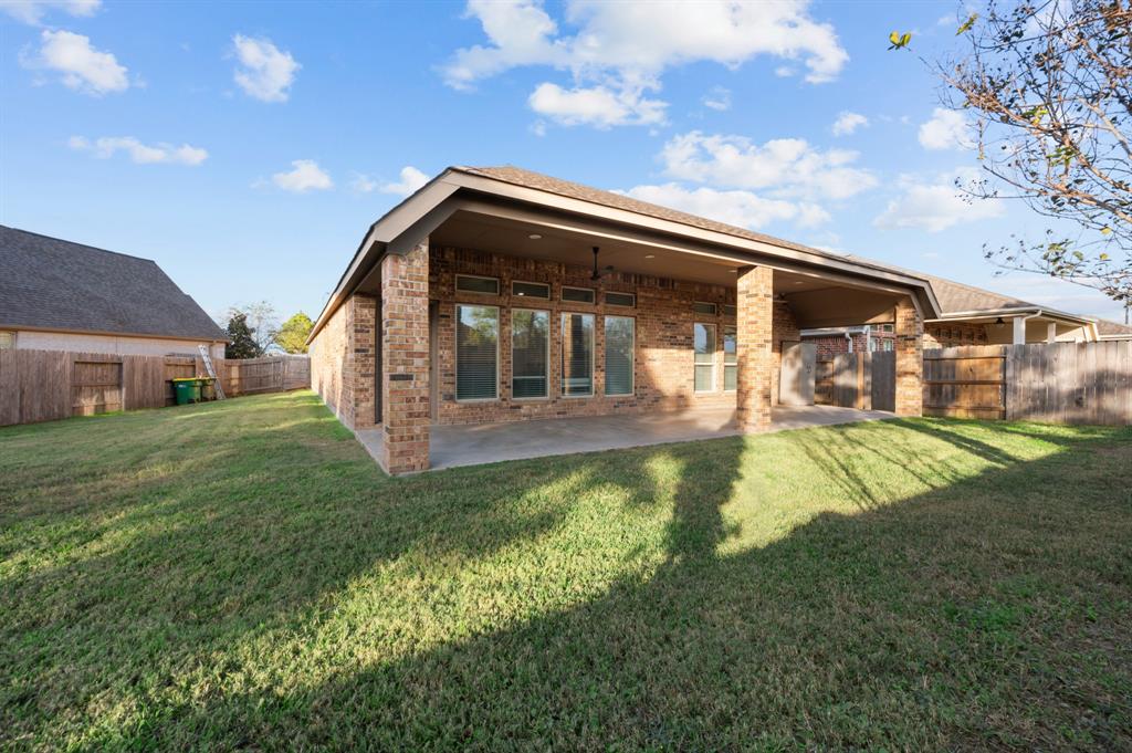 13812 Crystal Harbor Lane, Pearland, Texas image 34