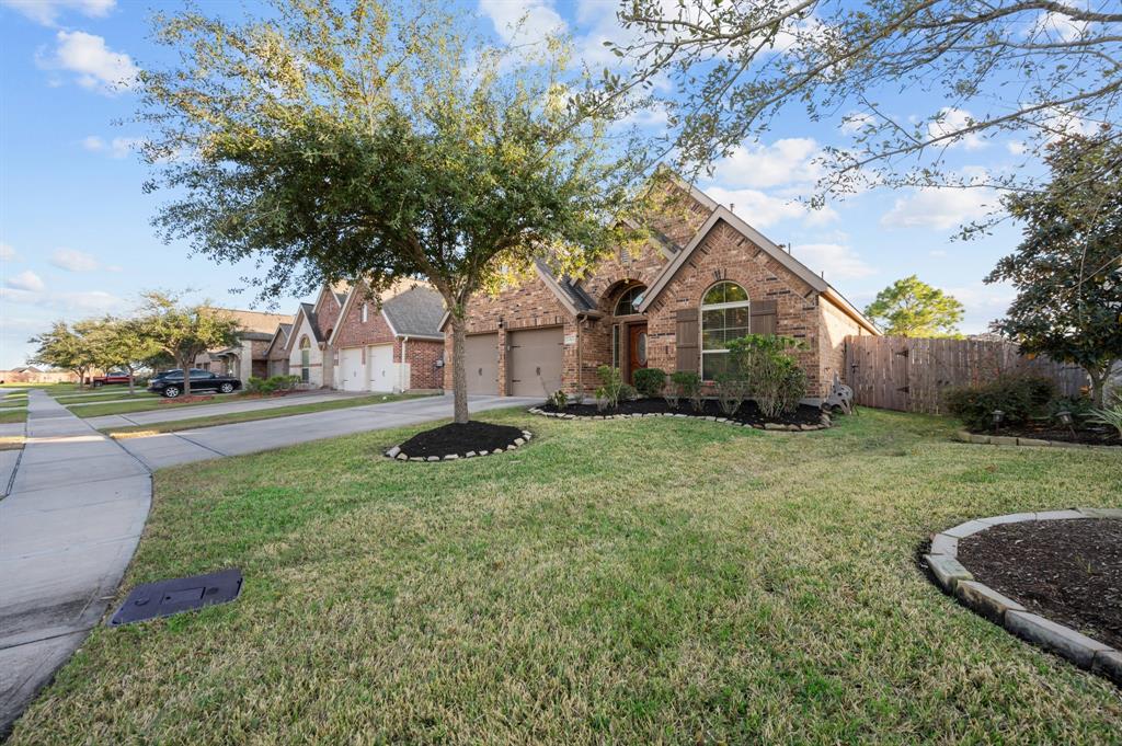 13812 Crystal Harbor Lane, Pearland, Texas image 3