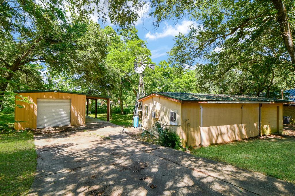 406 Hidden Creek Circle, Sealy, Texas image 42