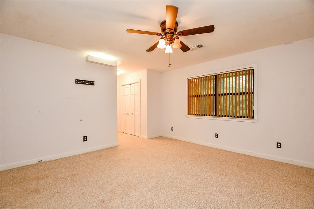 406 Hidden Creek Circle, Sealy, Texas image 24