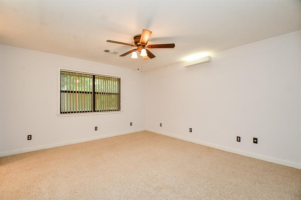 406 Hidden Creek Circle, Sealy, Texas image 23
