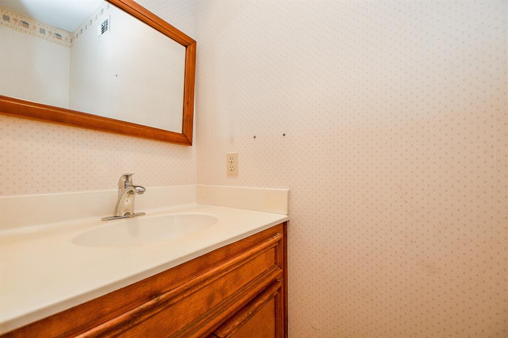 406 Hidden Creek Circle, Sealy, Texas image 31